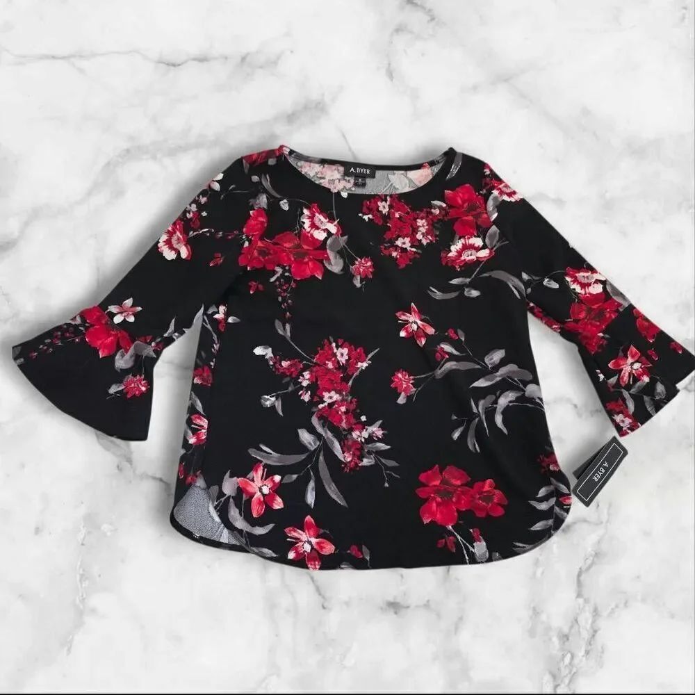 A. Byer Floral Long Sleeve Size Medium